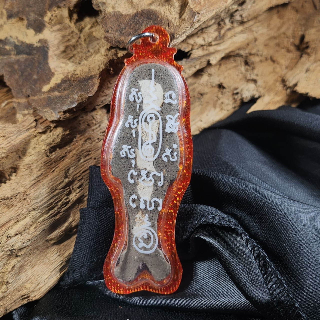 ARCHAN DAENG啊赞殿大肚女灵粉牌（红金亚克力防水壳） | SAN Pin Selection